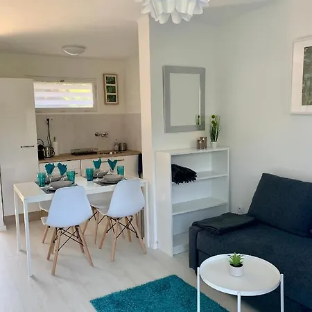 Sunny Days Apartment *
